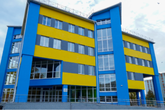 університет