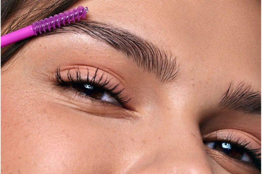 Фиксатор для бровей